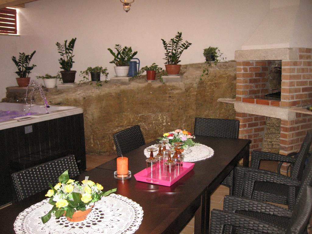 Apartments Alen Pazin Extérieur photo